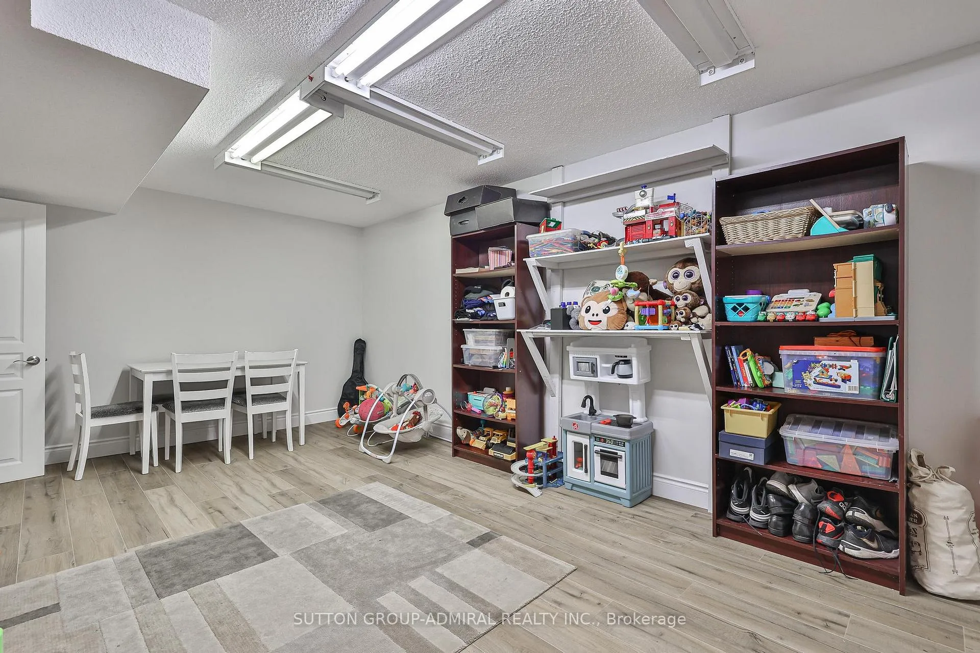 Photo 27 of 65 Patrice Crescent, Vaughan, Crestwood-Springfarm-Yorkhill — HOMEH