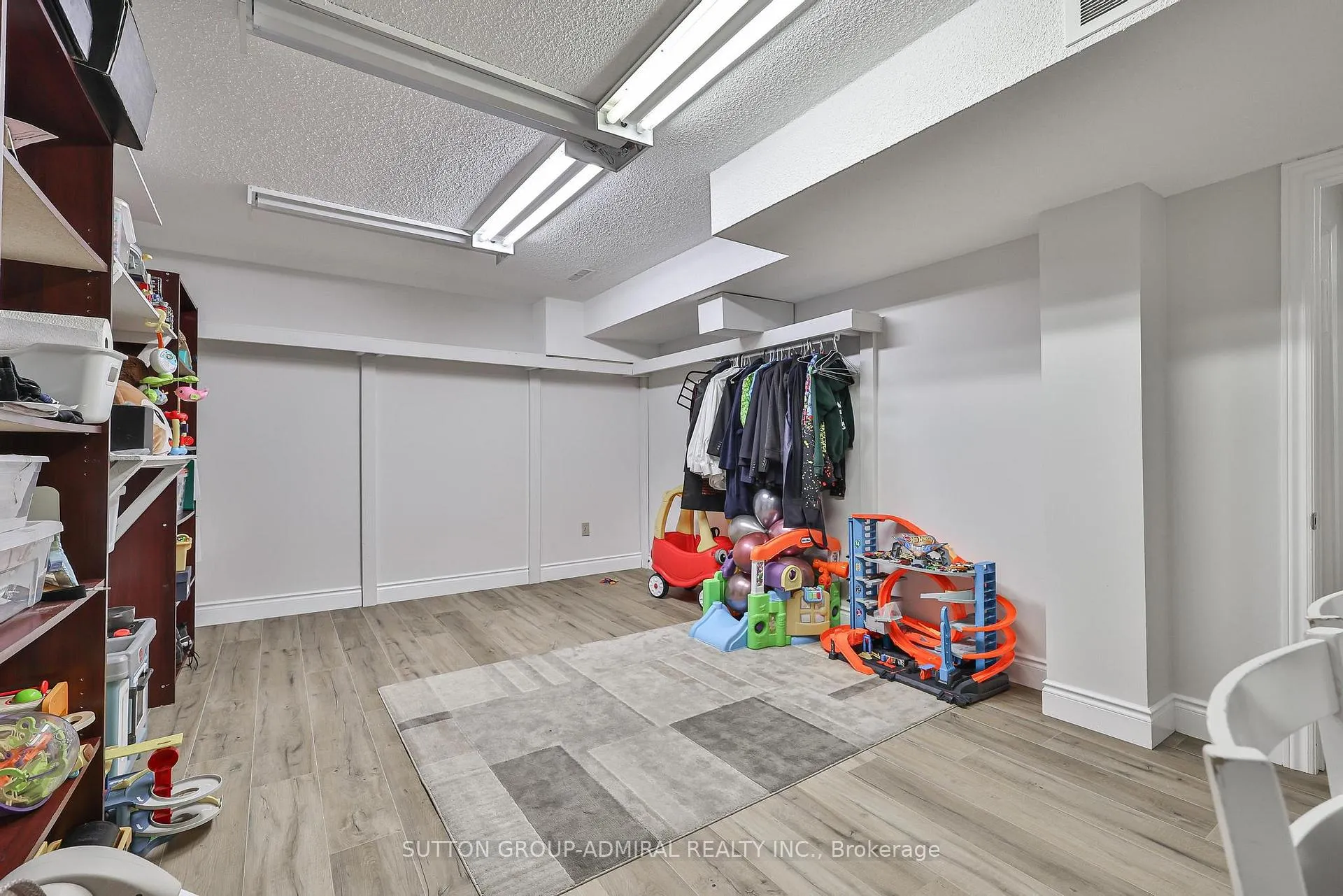 Photo 28 of 65 Patrice Crescent, Vaughan, Crestwood-Springfarm-Yorkhill — HOMEH