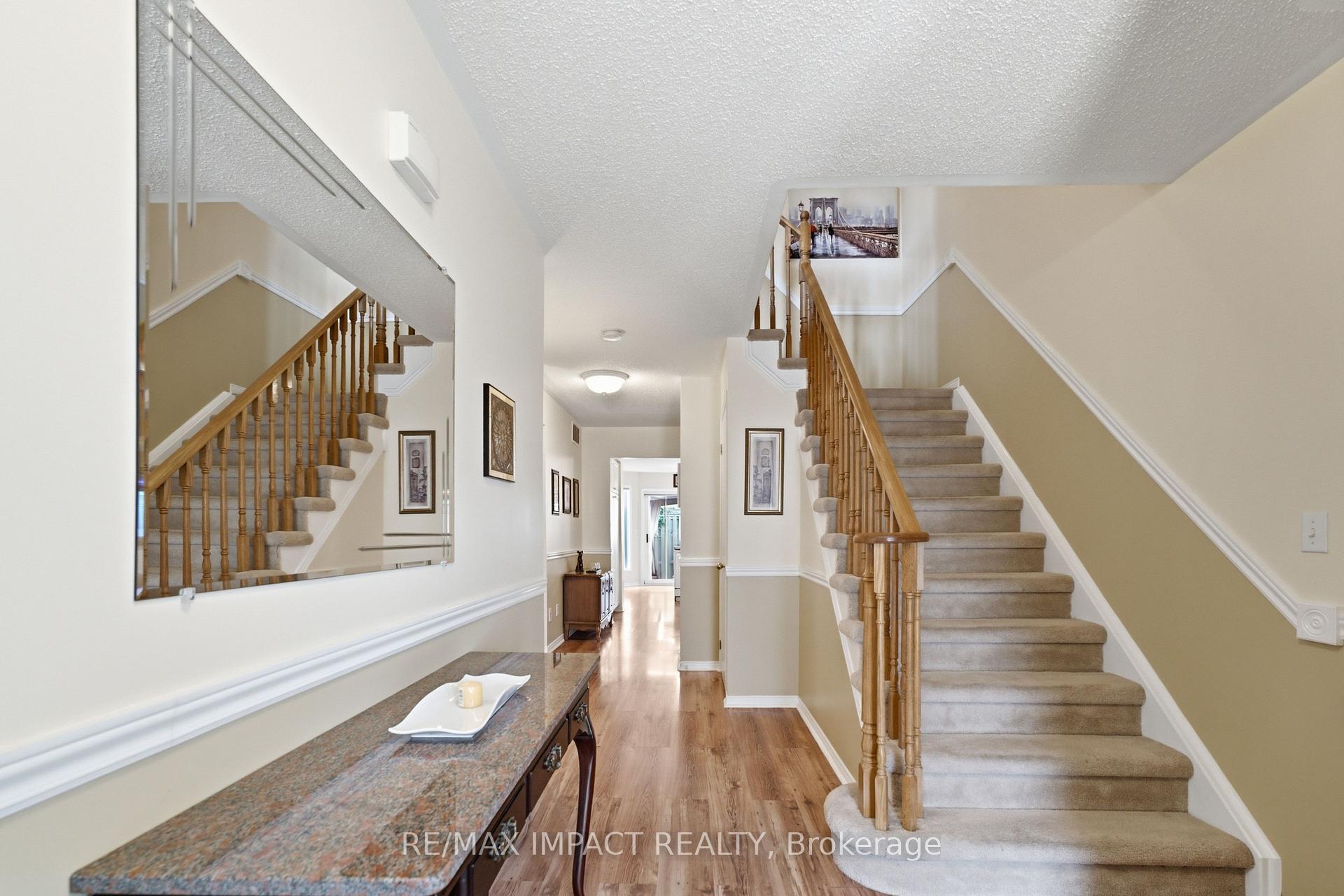 Photo 4 of 106 Mcfeeters Crescent, Clarington, Bowmanville — HOMEH