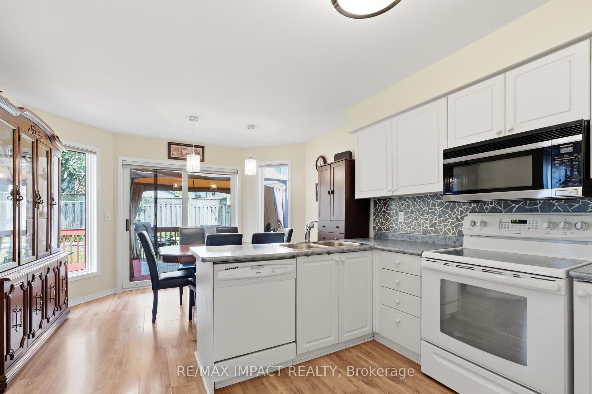 Photo 14 of 106 Mcfeeters Crescent, Clarington, Bowmanville — HOMEH