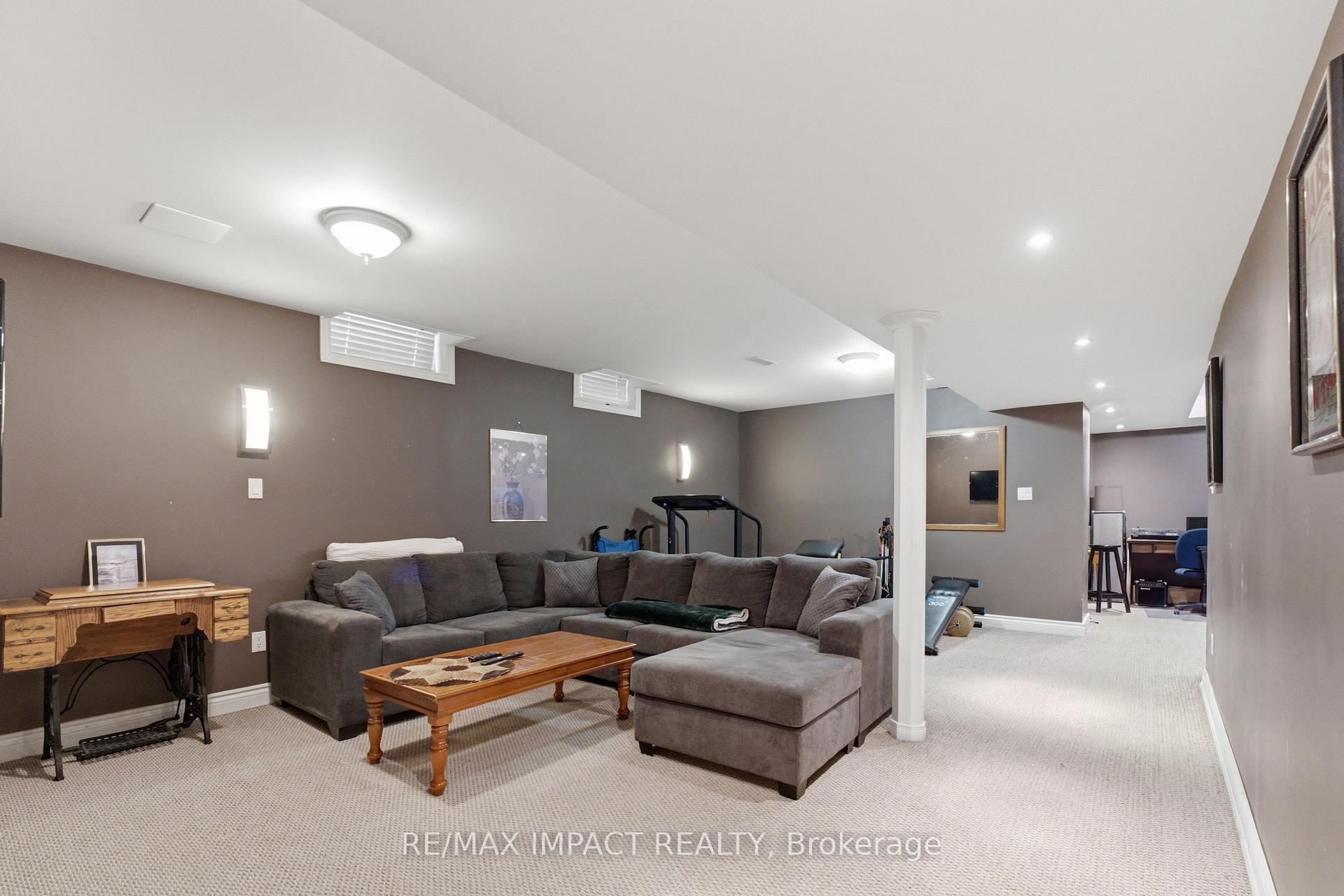 Photo 25 of 106 Mcfeeters Crescent, Clarington, Bowmanville — HOMEH