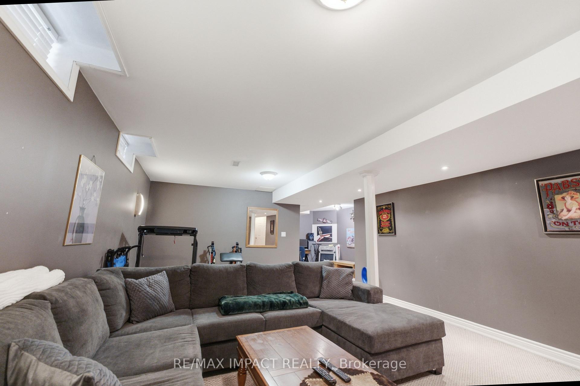 Photo 26 of 106 Mcfeeters Crescent, Clarington, Bowmanville — HOMEH