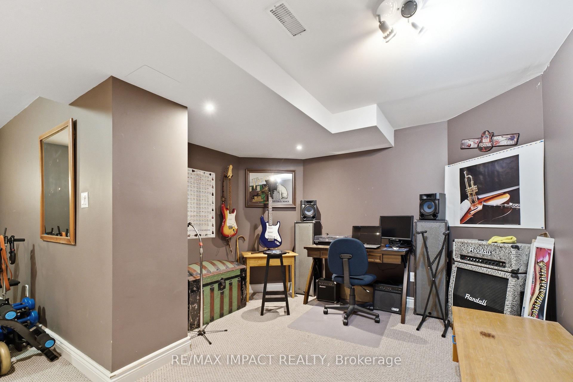 Photo 28 of 106 Mcfeeters Crescent, Clarington, Bowmanville — HOMEH