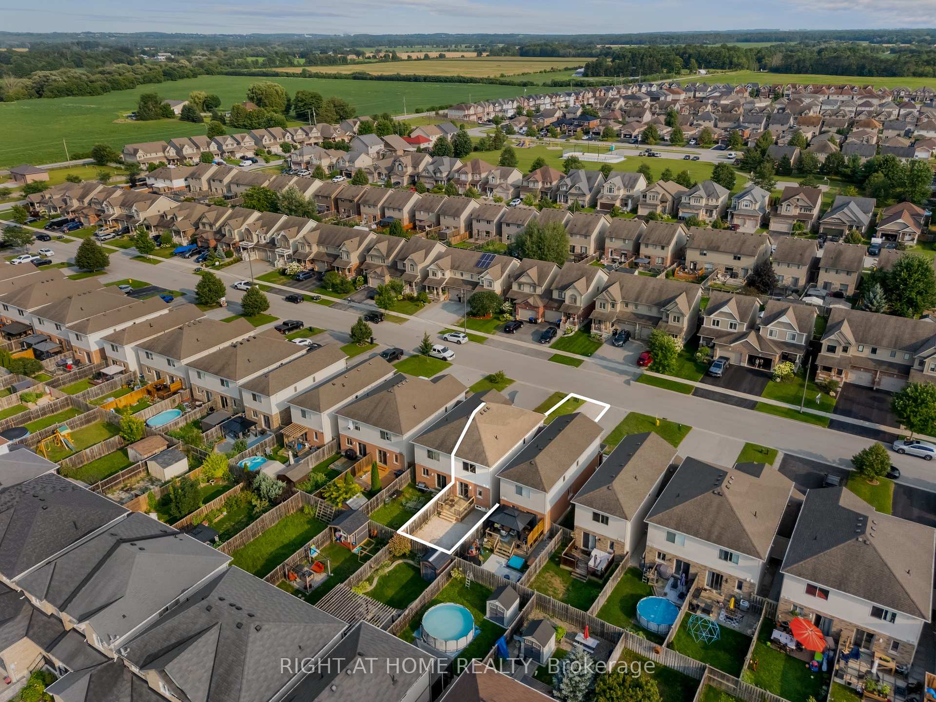 Photo 21 of 169 Banting Crescent, Essa, Angus — HOMEH