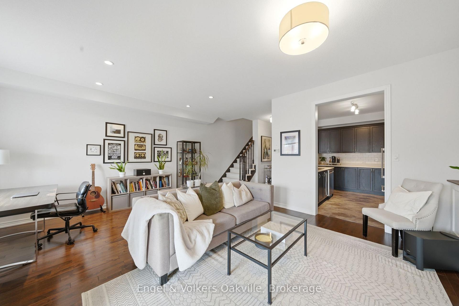 Photo 15 of 146 Truedell Circle, Hamilton, Waterdown — HOMEH