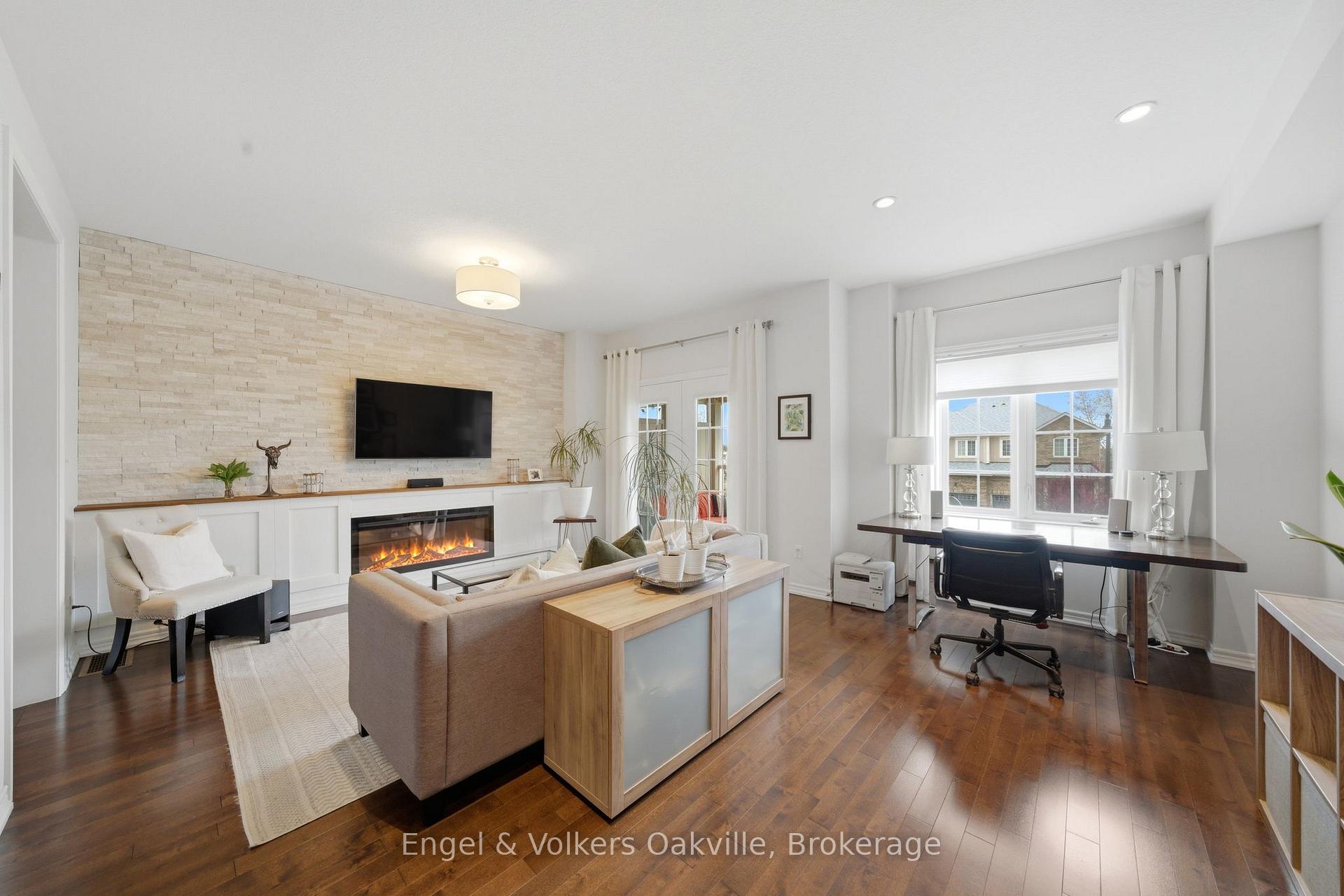 Photo 19 of 146 Truedell Circle, Hamilton, Waterdown — HOMEH