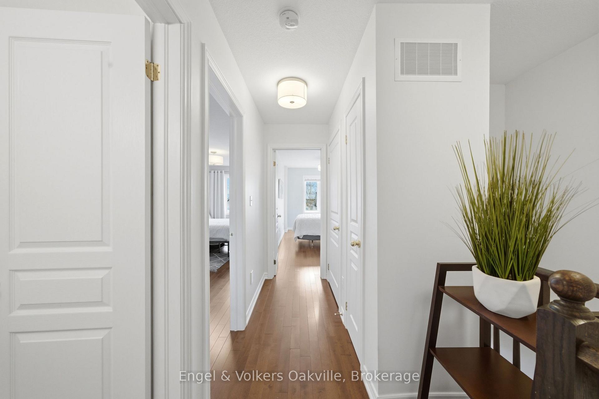 Photo 22 of 146 Truedell Circle, Hamilton, Waterdown — HOMEH