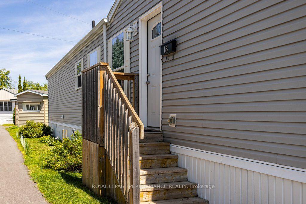 Photo 4 of 16 Eastgate Avenue, Ottawa, Bellwood - Industrial Park — HOMEH