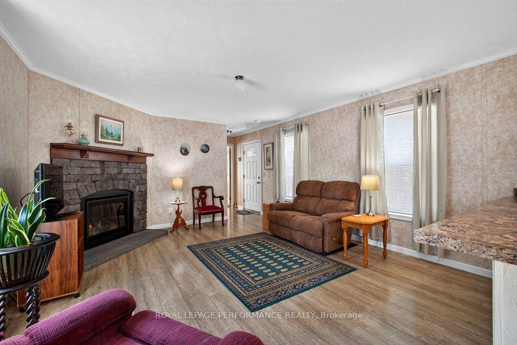Photo 8 of 16 Eastgate Avenue, Ottawa, Bellwood - Industrial Park — HOMEH