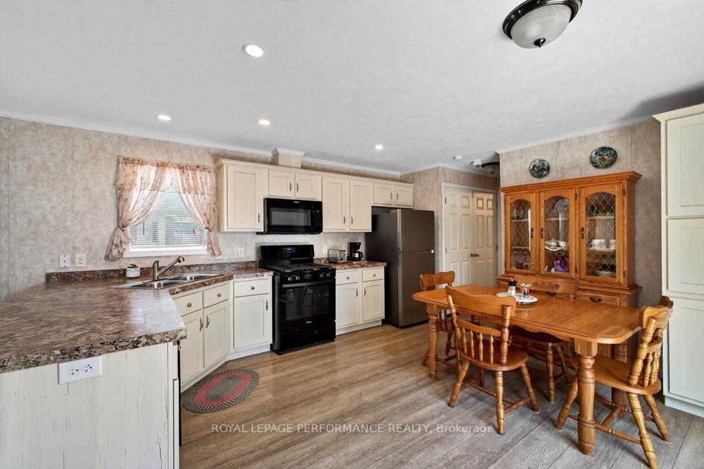 Photo 16 of 16 Eastgate Avenue, Ottawa, Bellwood - Industrial Park — HOMEH
