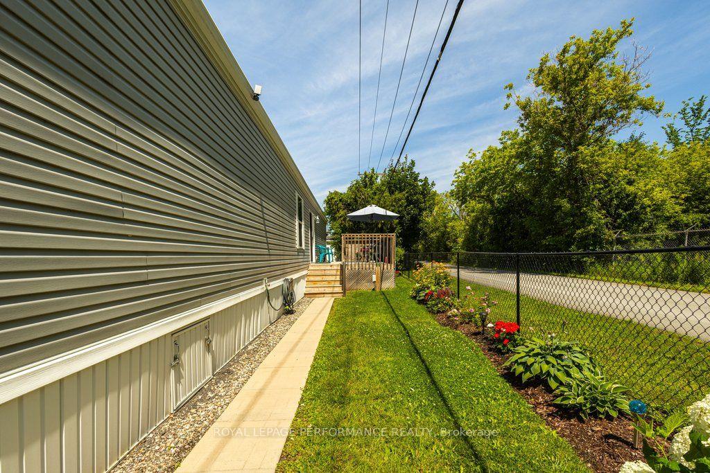 Photo 45 of 16 Eastgate Avenue, Ottawa, Bellwood - Industrial Park — HOMEH