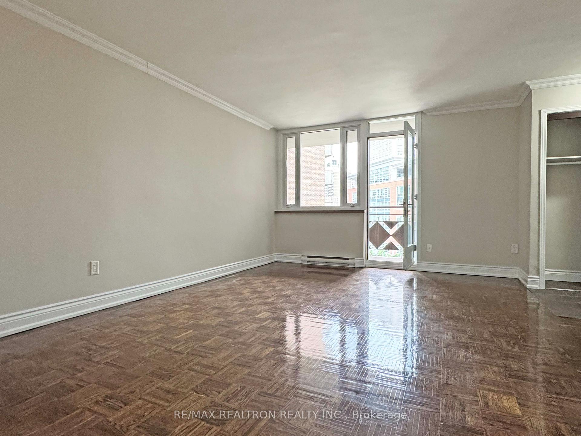 Photo 4 of Unit 701, 55 Isabella Street, Toronto, Church-Yonge Corridor — HOMEH