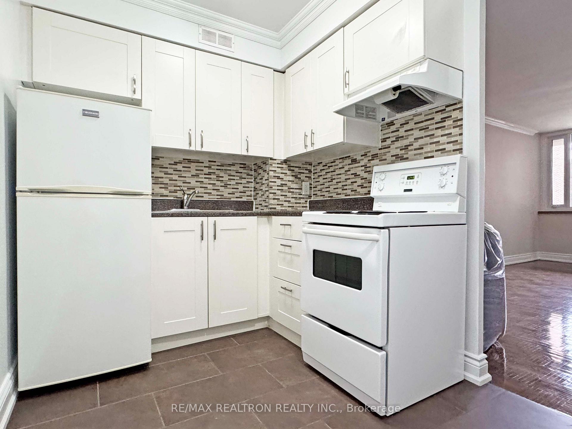 Photo 9 of Unit 701, 55 Isabella Street, Toronto, Church-Yonge Corridor — HOMEH