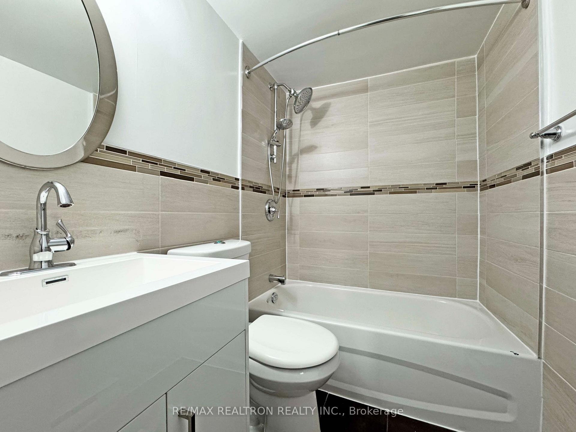 Photo 13 of Unit 701, 55 Isabella Street, Toronto, Church-Yonge Corridor — HOMEH
