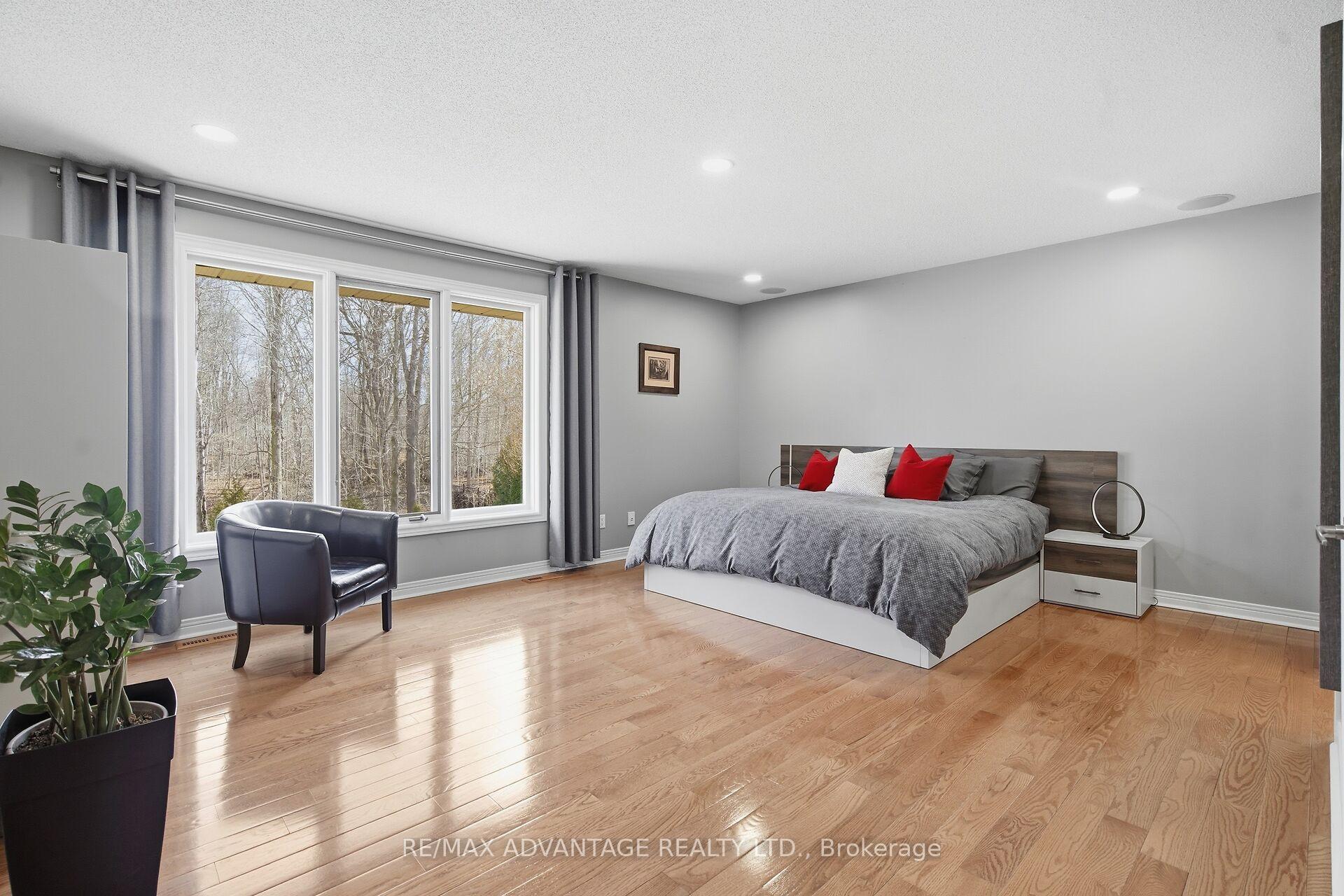 Photo 23 of 28 Wynfield Lane, Middlesex Centre, Melrose — HOMEH