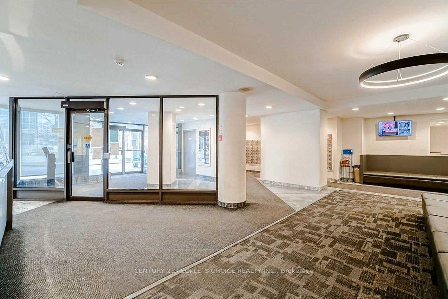 Photo 3 of Unit 2010, 350 Webb Drive, Mississauga, City Centre — HOMEH