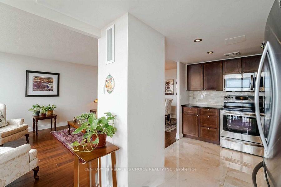 Photo 10 of Unit 2010, 350 Webb Drive, Mississauga, City Centre — HOMEH