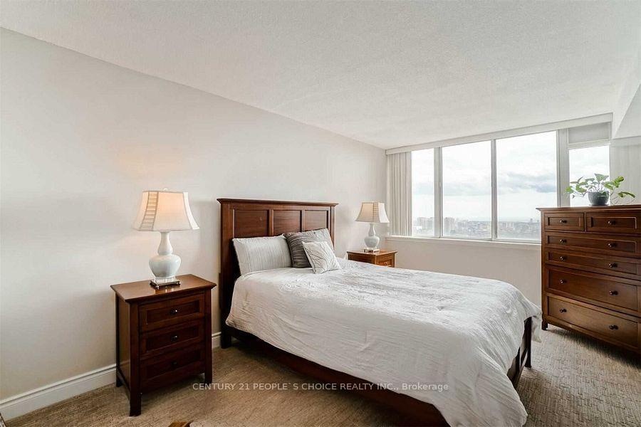 Photo 14 of Unit 2010, 350 Webb Drive, Mississauga, City Centre — HOMEH