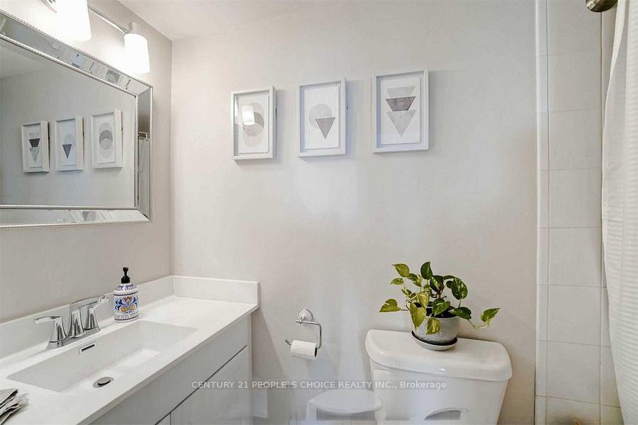 Photo 21 of Unit 2010, 350 Webb Drive, Mississauga, City Centre — HOMEH