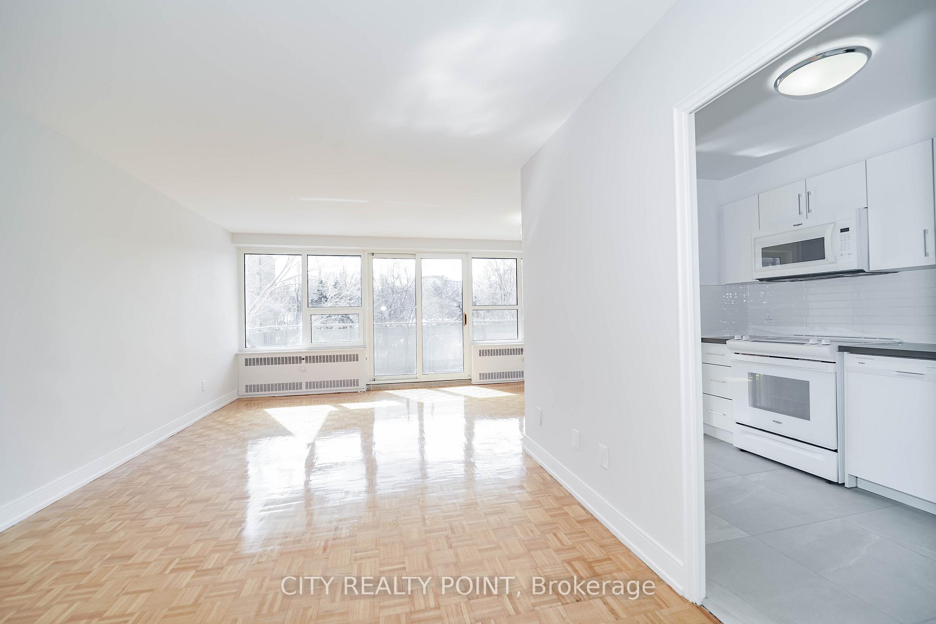 Photo 7 of Unit 203, 10 Shallmar Boulevard, Toronto, Forest Hill North — HOMEH