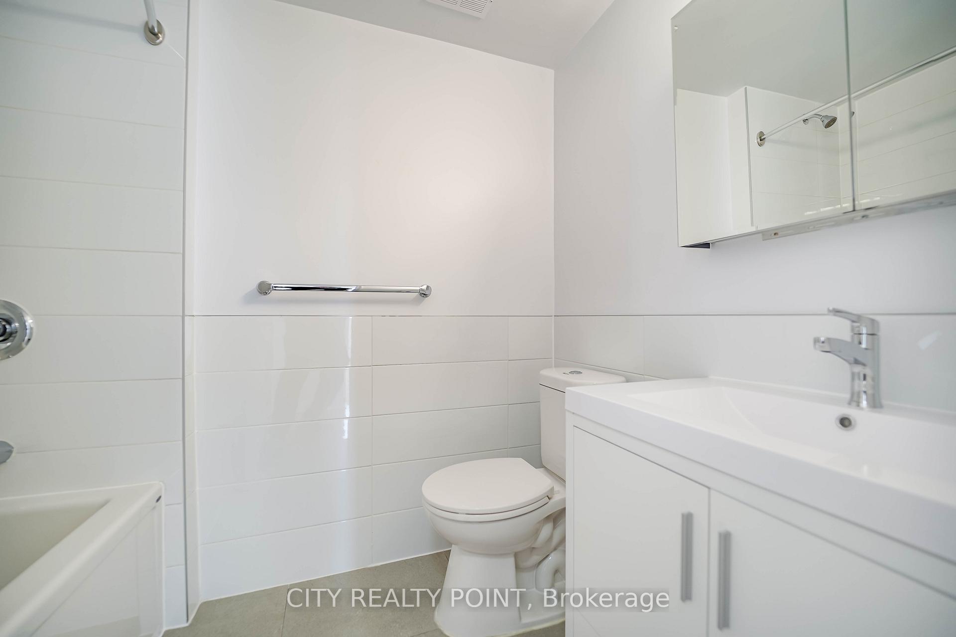 Photo 8 of Unit 203, 10 Shallmar Boulevard, Toronto, Forest Hill North — HOMEH