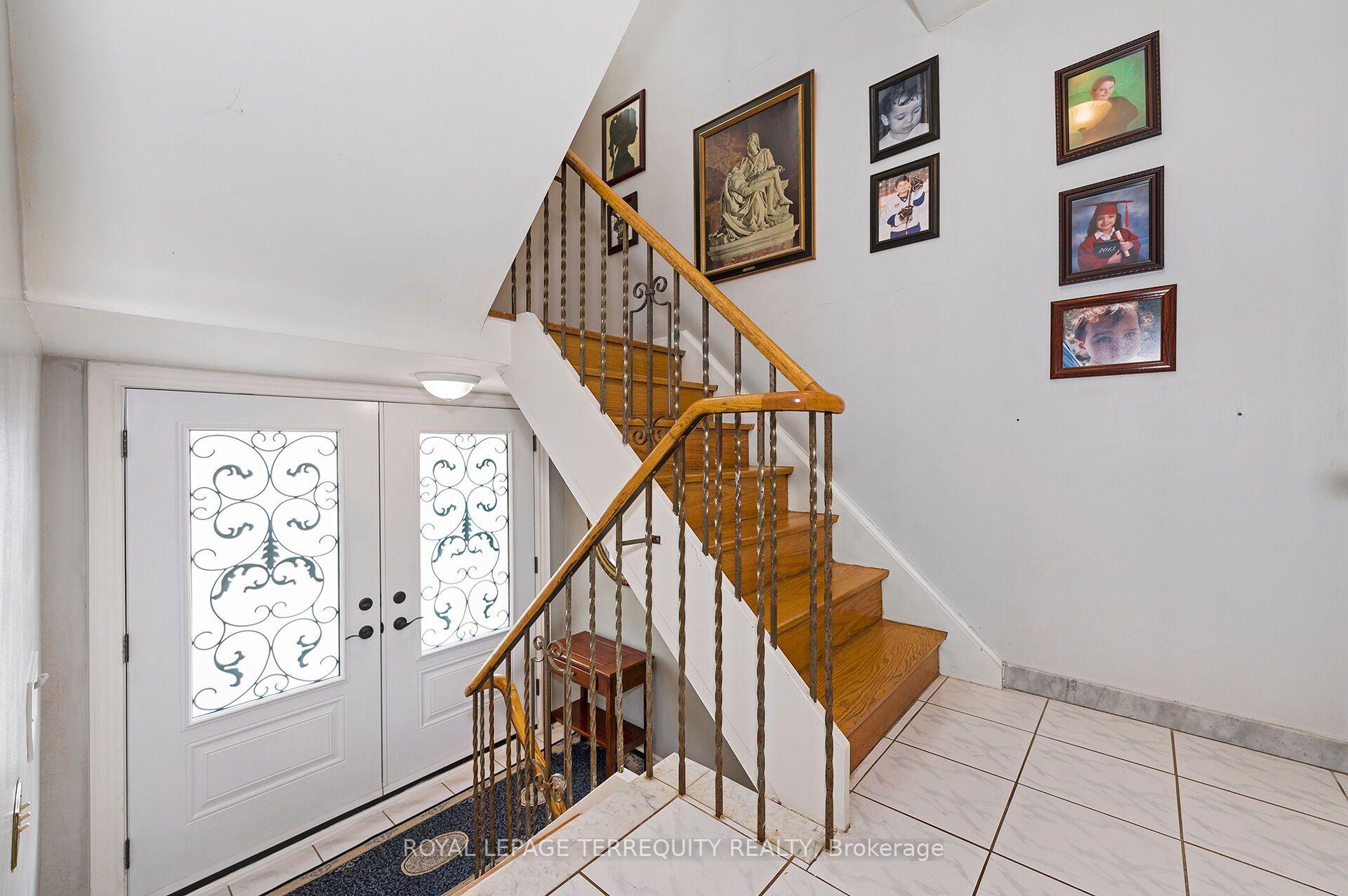 Photo 2 of 181 Pellatt Avenue, North York, Humberlea-Pelmo Park — HOMEH