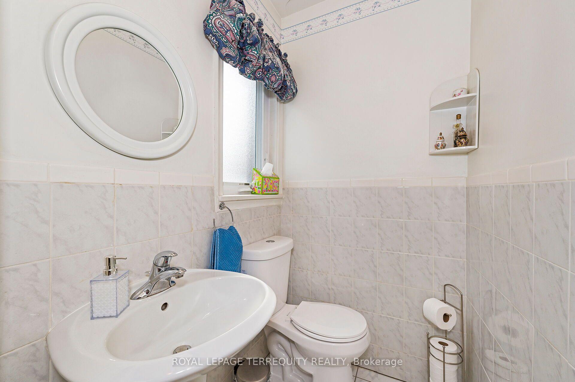Photo 3 of 181 Pellatt Avenue, North York, Humberlea-Pelmo Park — HOMEH