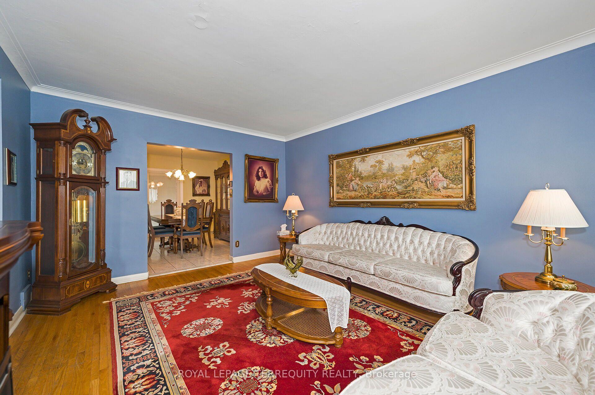 Photo 5 of 181 Pellatt Avenue, North York, Humberlea-Pelmo Park — HOMEH