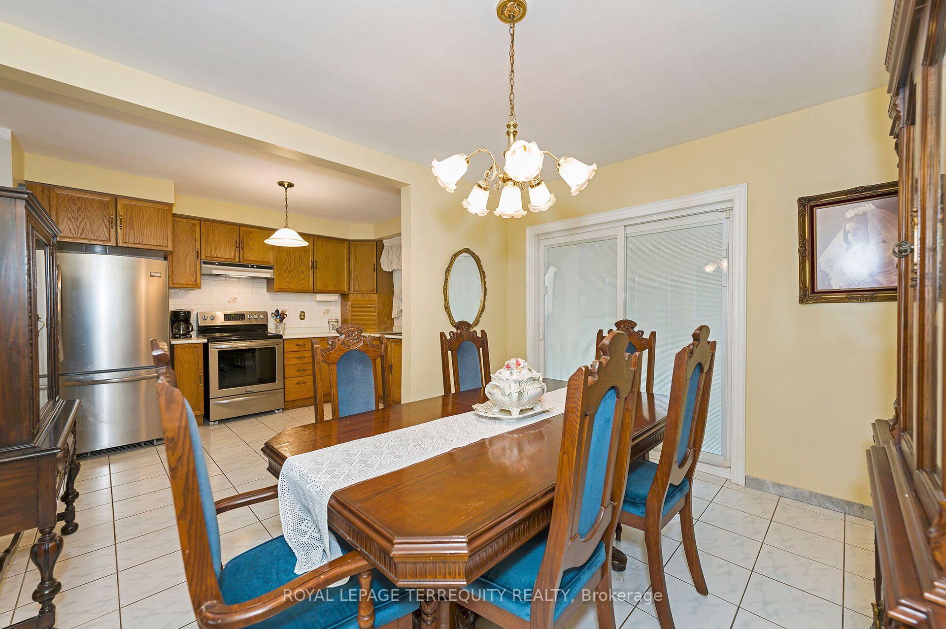 Photo 8 of 181 Pellatt Avenue, North York, Humberlea-Pelmo Park — HOMEH