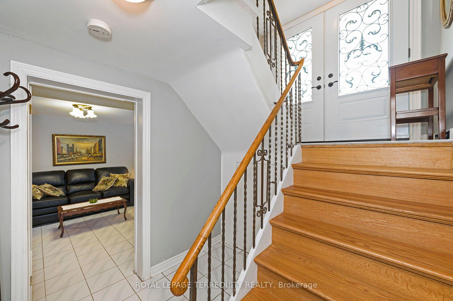 Photo 17 of 181 Pellatt Avenue, North York, Humberlea-Pelmo Park — HOMEH