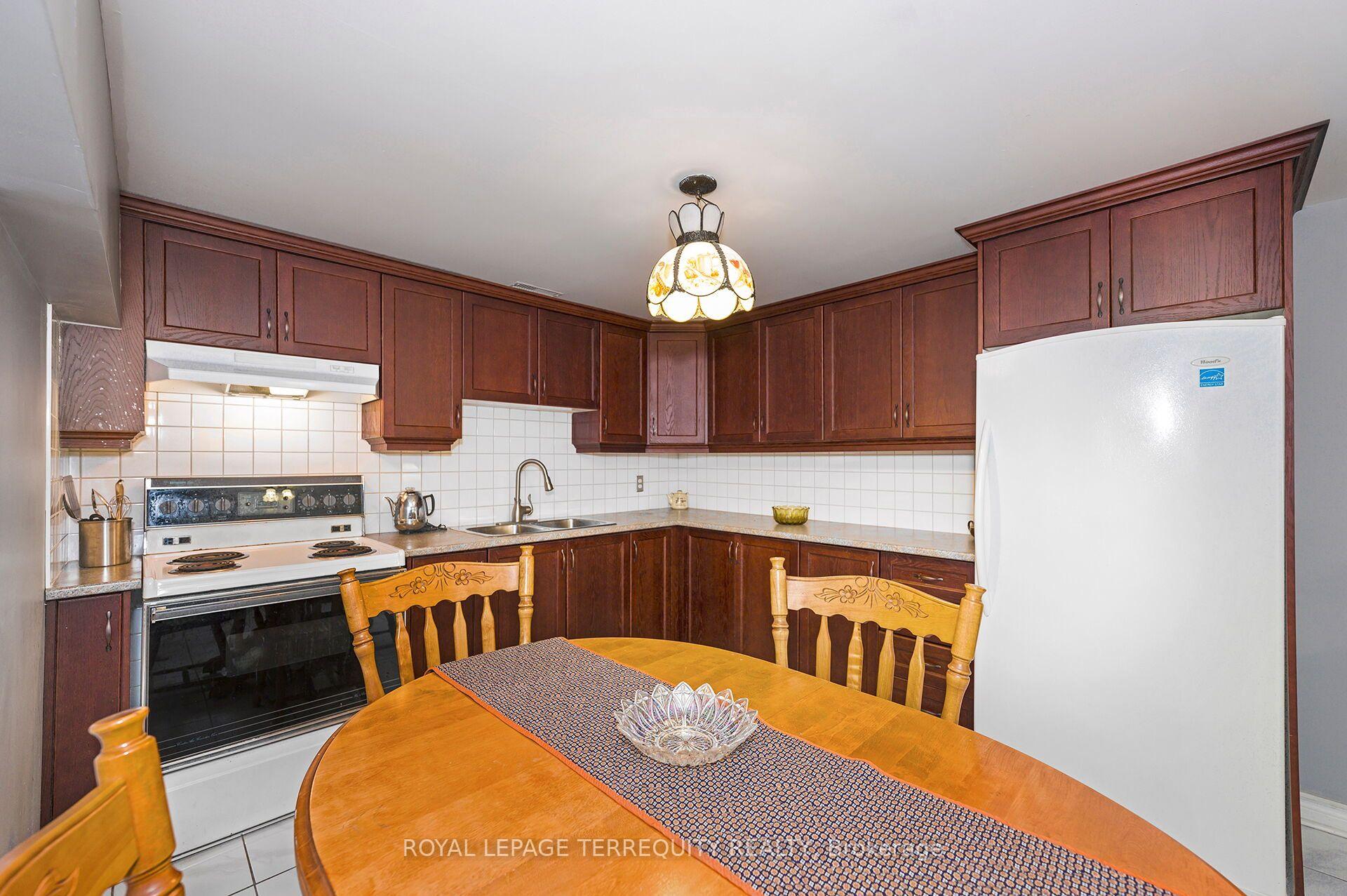Photo 20 of 181 Pellatt Avenue, North York, Humberlea-Pelmo Park — HOMEH