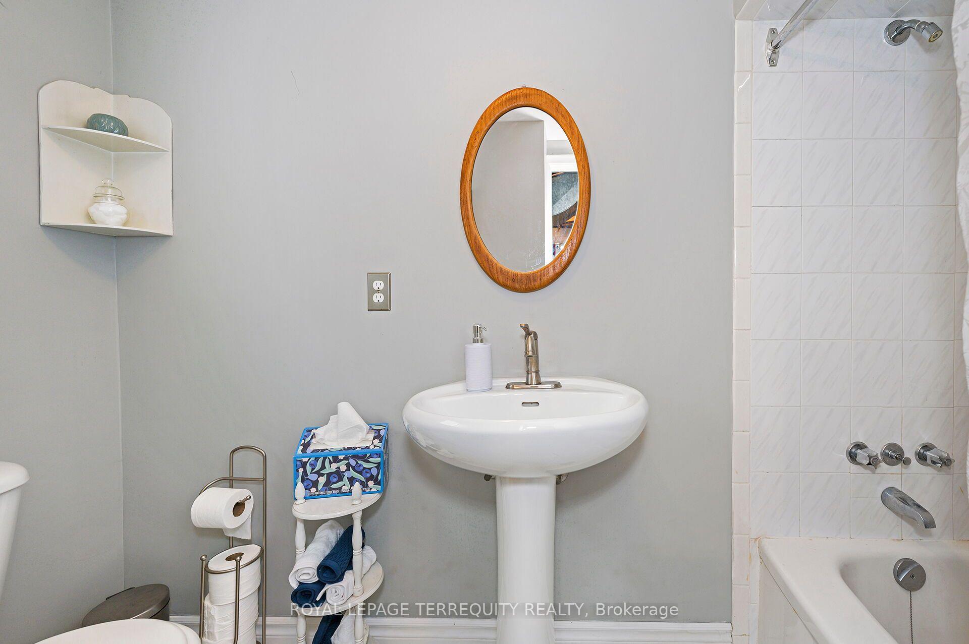 Photo 22 of 181 Pellatt Avenue, North York, Humberlea-Pelmo Park — HOMEH