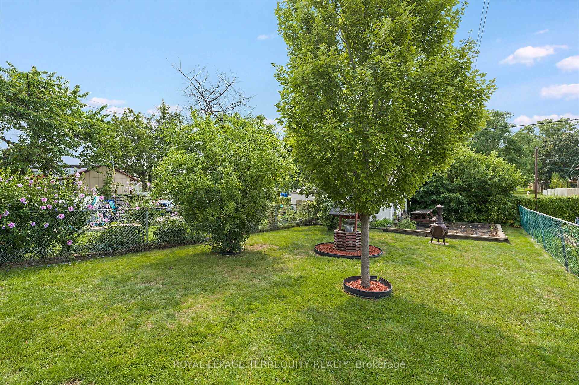 Photo 23 of 181 Pellatt Avenue, North York, Humberlea-Pelmo Park — HOMEH