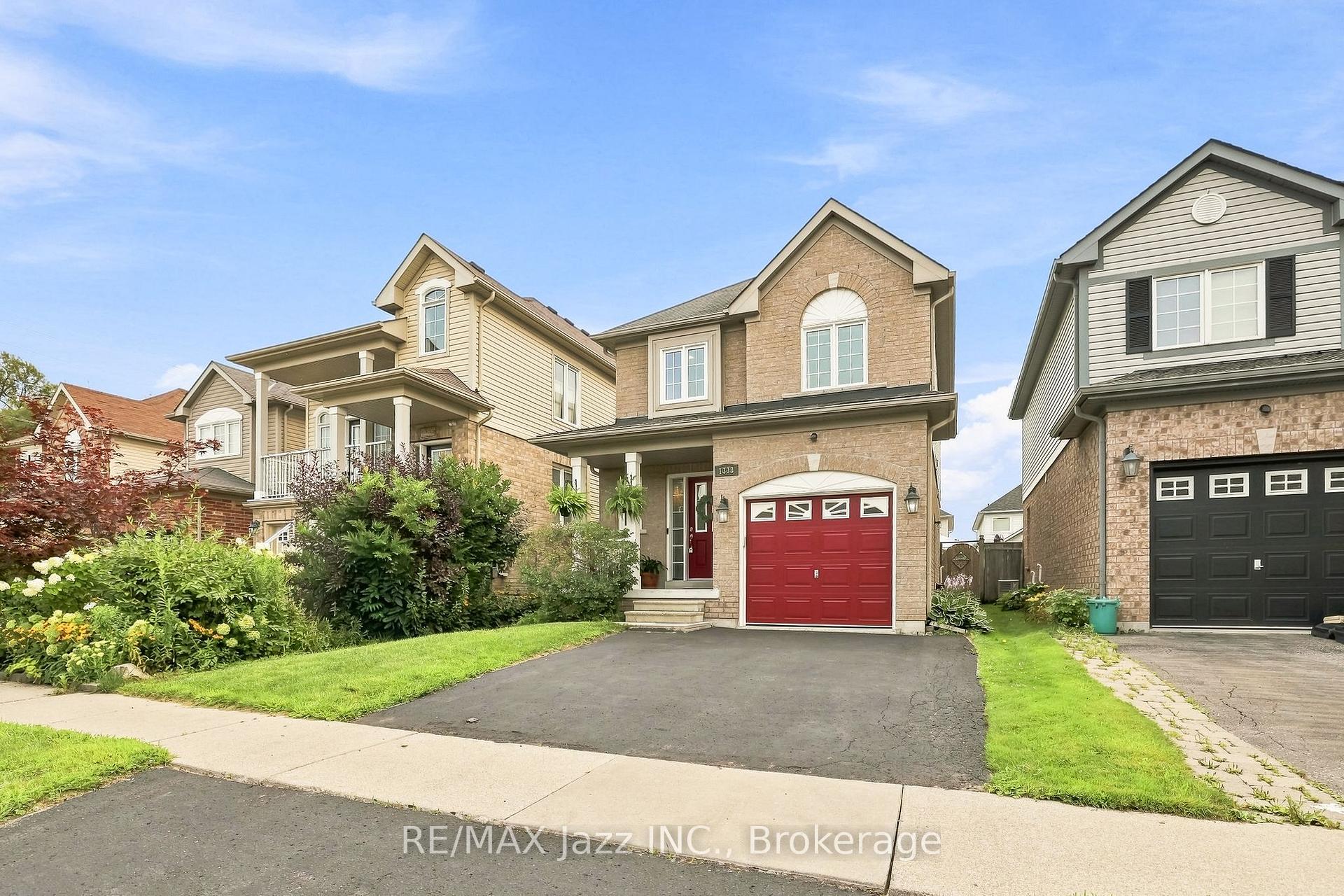 Photo 3 of 1333 Wadebridge Crescent, Oshawa, Eastdale — HOMEH