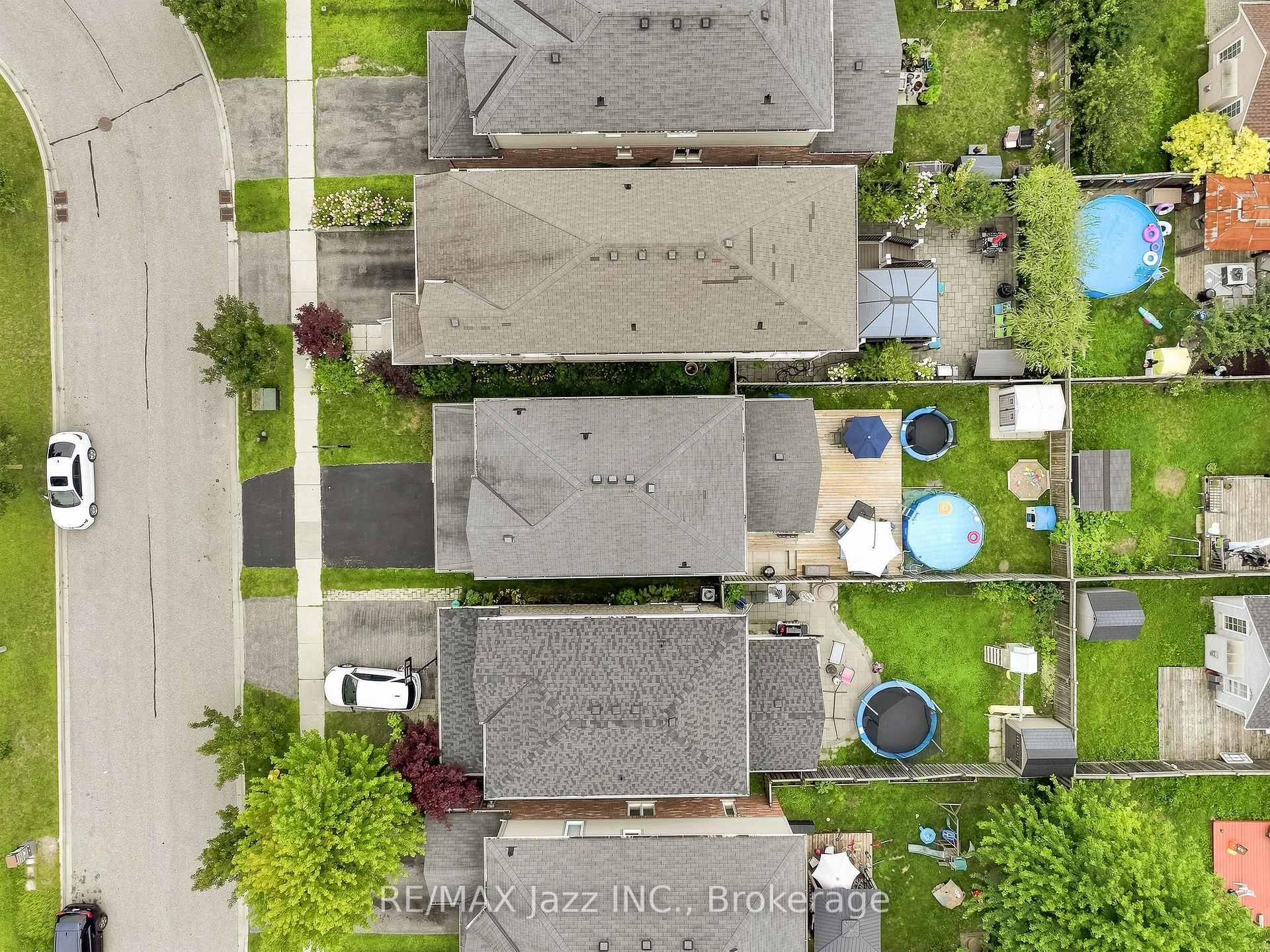 Photo 4 of 1333 Wadebridge Crescent, Oshawa, Eastdale — HOMEH