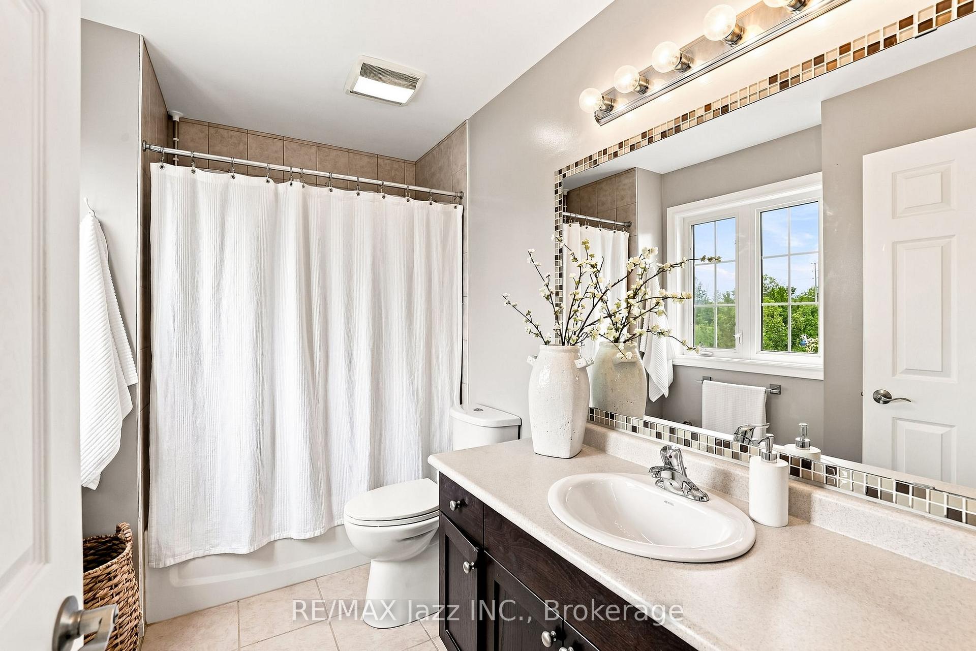 Photo 30 of 1333 Wadebridge Crescent, Oshawa, Eastdale — HOMEH