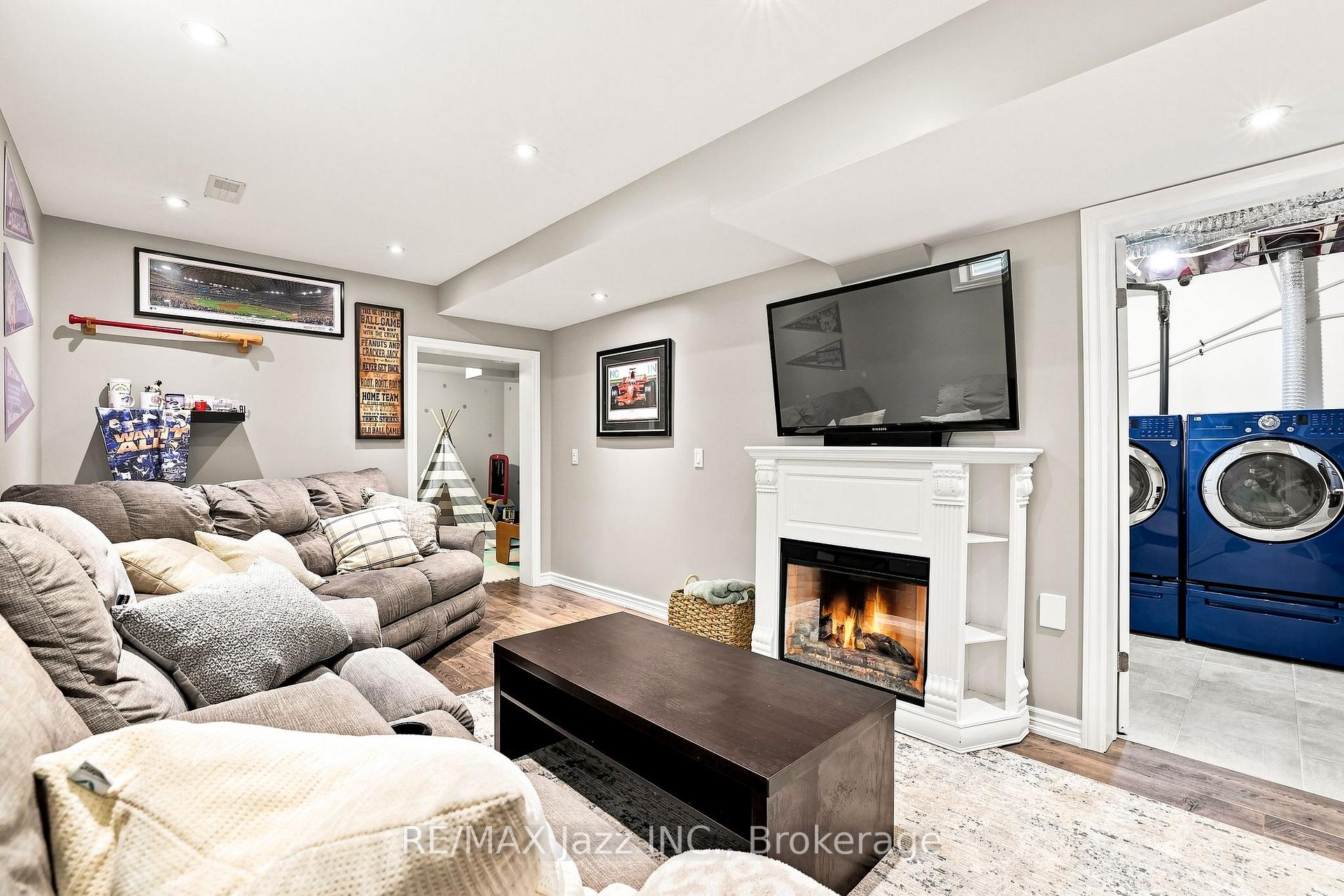 Photo 38 of 1333 Wadebridge Crescent, Oshawa, Eastdale — HOMEH