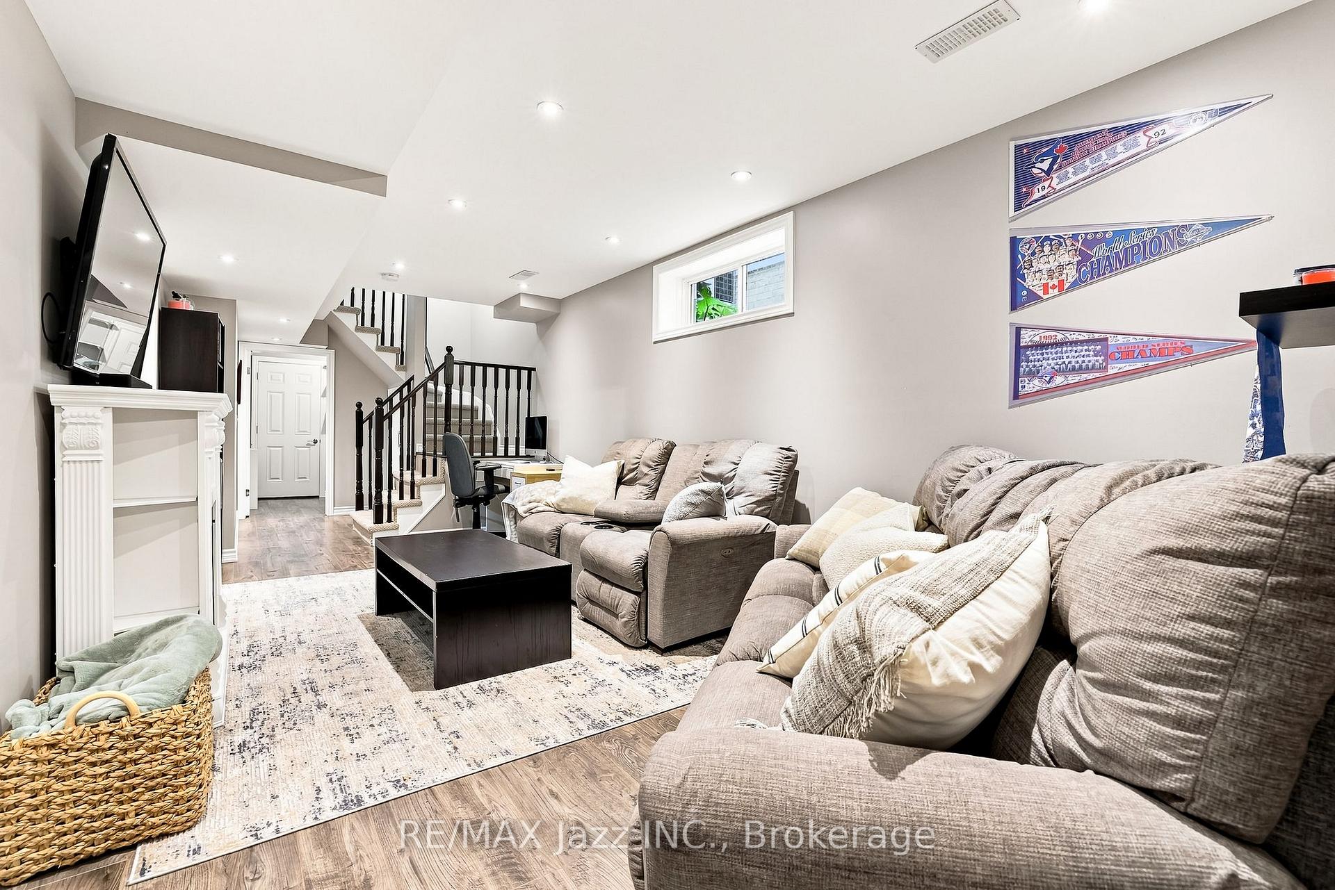 Photo 39 of 1333 Wadebridge Crescent, Oshawa, Eastdale — HOMEH