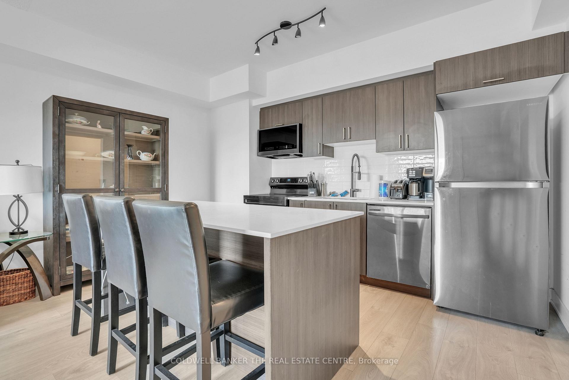 Photo 3 of Unit 512, 5 Chef Lane, Barrie, Rural Barrie Southeast — HOMEH