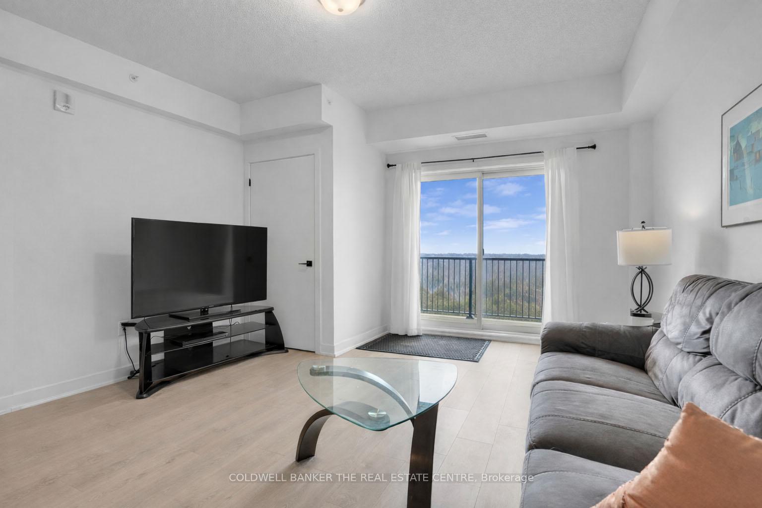 Photo 6 of Unit 512, 5 Chef Lane, Barrie, Rural Barrie Southeast — HOMEH