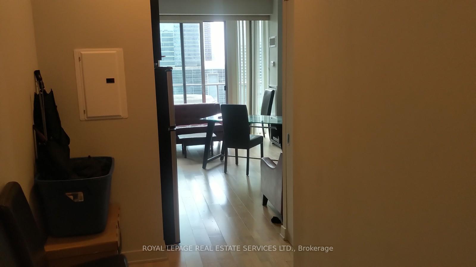 Photo 5 of Unit 1609, 126 Simcoe Street, Toronto, Waterfront Communities — HOMEH