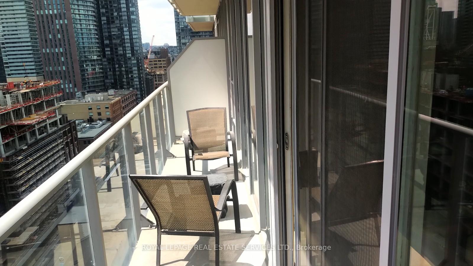 Photo 8 of Unit 1609, 126 Simcoe Street, Toronto, Waterfront Communities — HOMEH