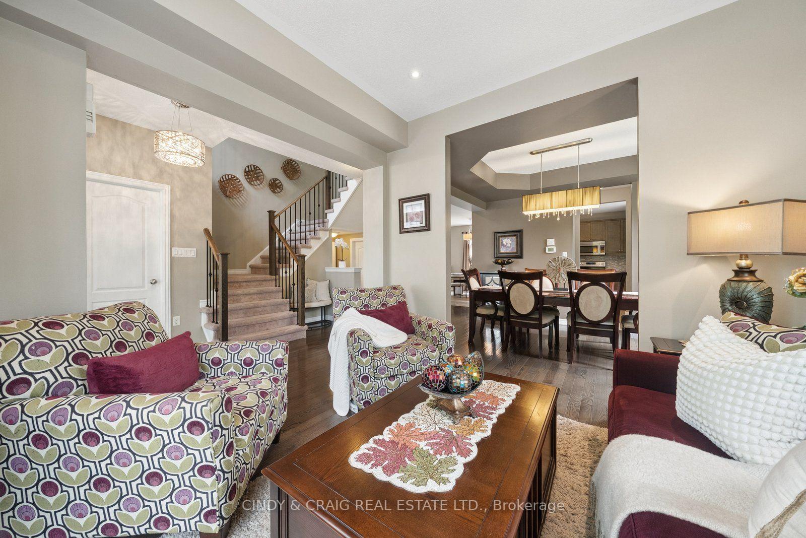 Photo 4 of 60 Vivian Drive, Clarington, Courtice — HOMEH