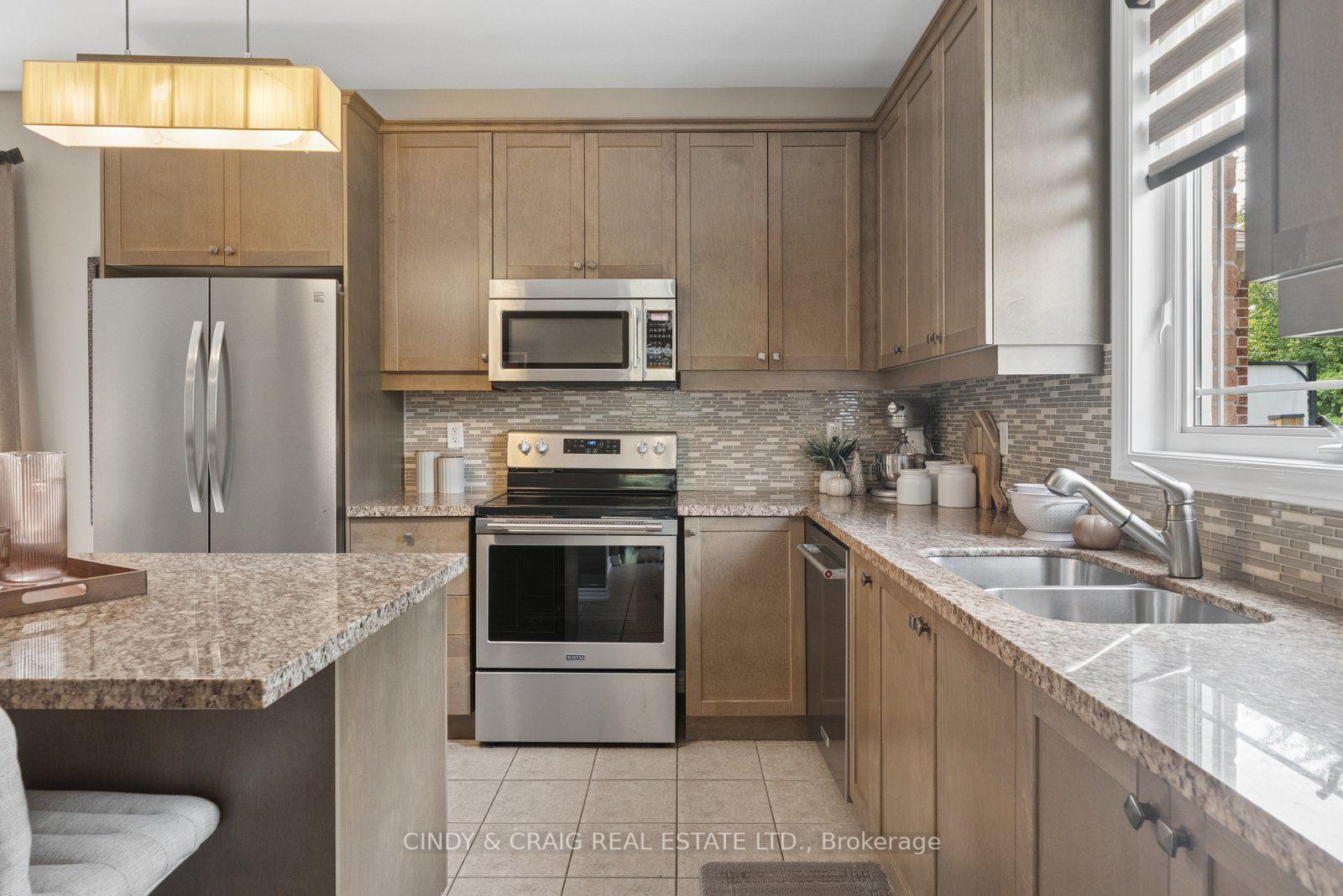 Photo 8 of 60 Vivian Drive, Clarington, Courtice — HOMEH