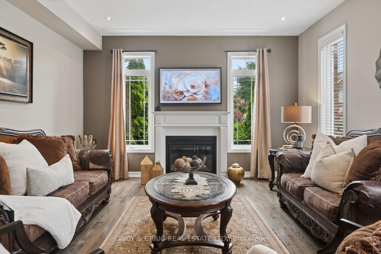 Photo 10 of 60 Vivian Drive, Clarington, Courtice — HOMEH