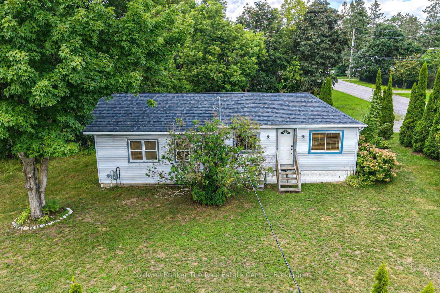 Photo 2 of 810 John Street N, Gravenhurst, Muskoka (S) — HOMEH