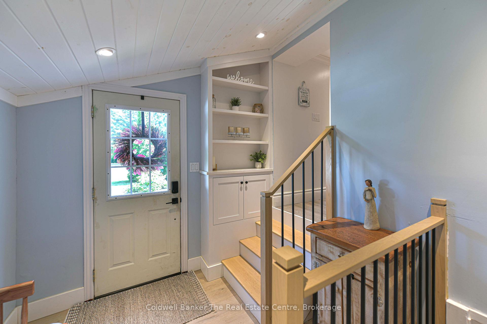 Photo 4 of 810 John Street N, Gravenhurst, Muskoka (S) — HOMEH