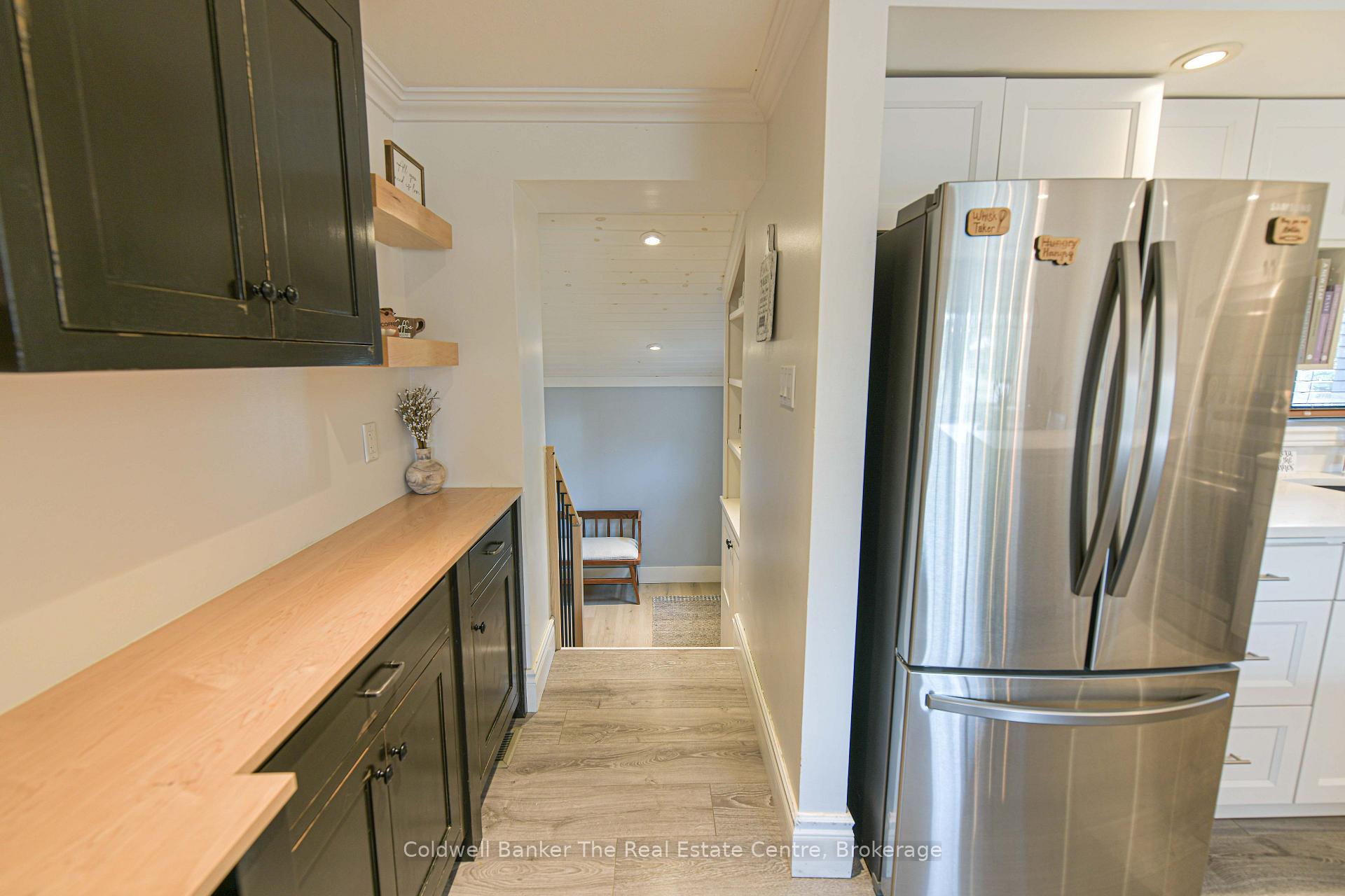 Photo 6 of 810 John Street N, Gravenhurst, Muskoka (S) — HOMEH