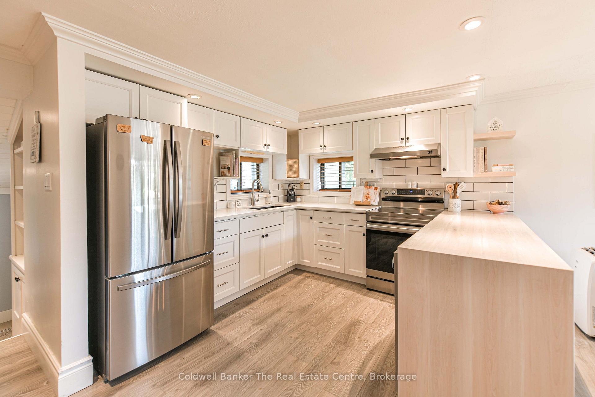 Photo 7 of 810 John Street N, Gravenhurst, Muskoka (S) — HOMEH