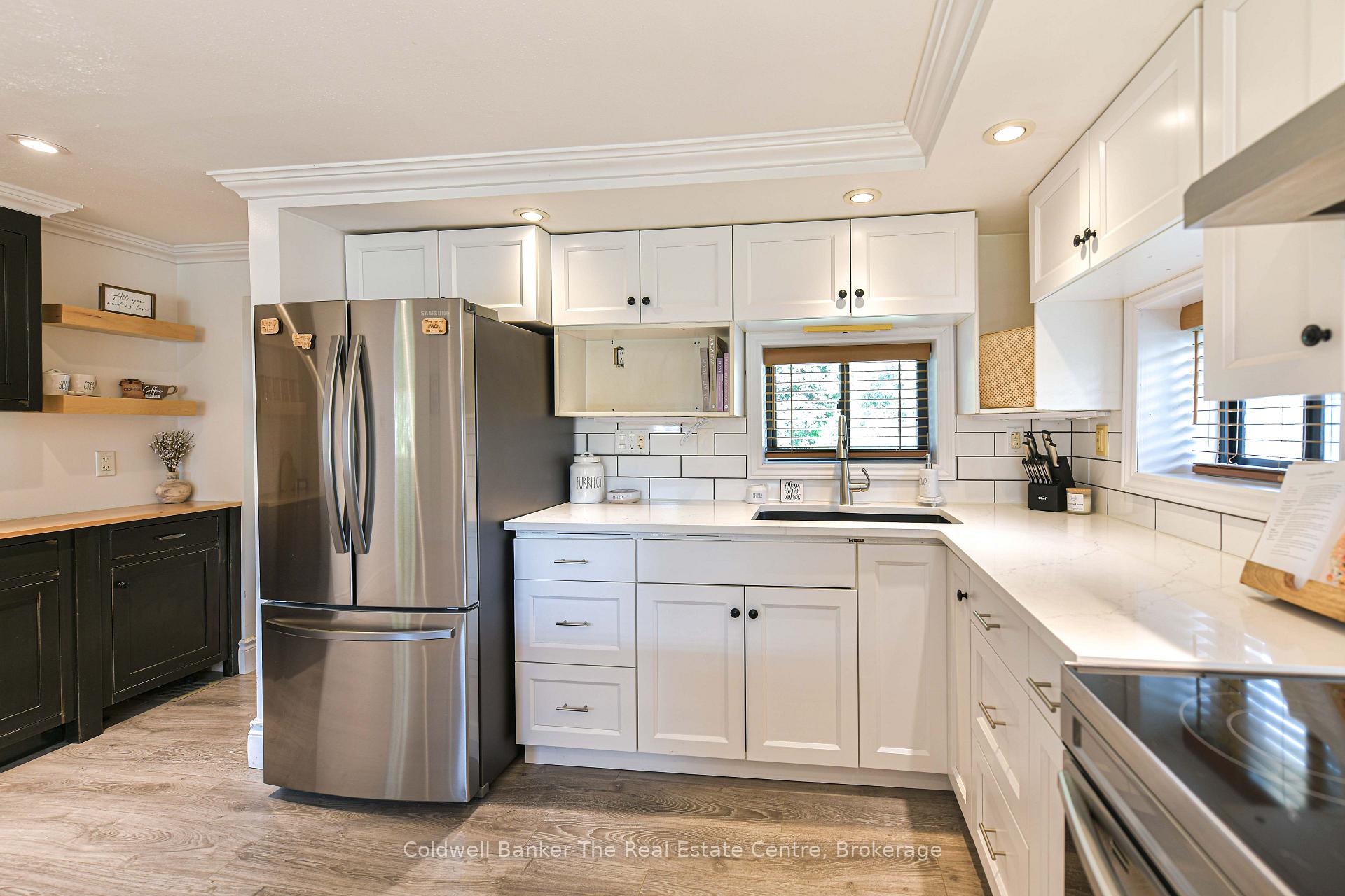 Photo 8 of 810 John Street N, Gravenhurst, Muskoka (S) — HOMEH